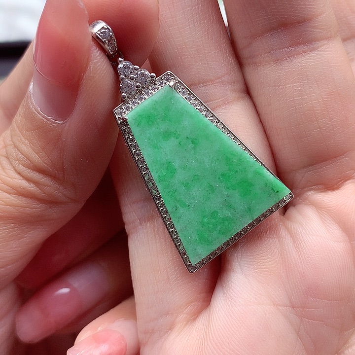 翡翠颈饰银S925镶嵌翡翠