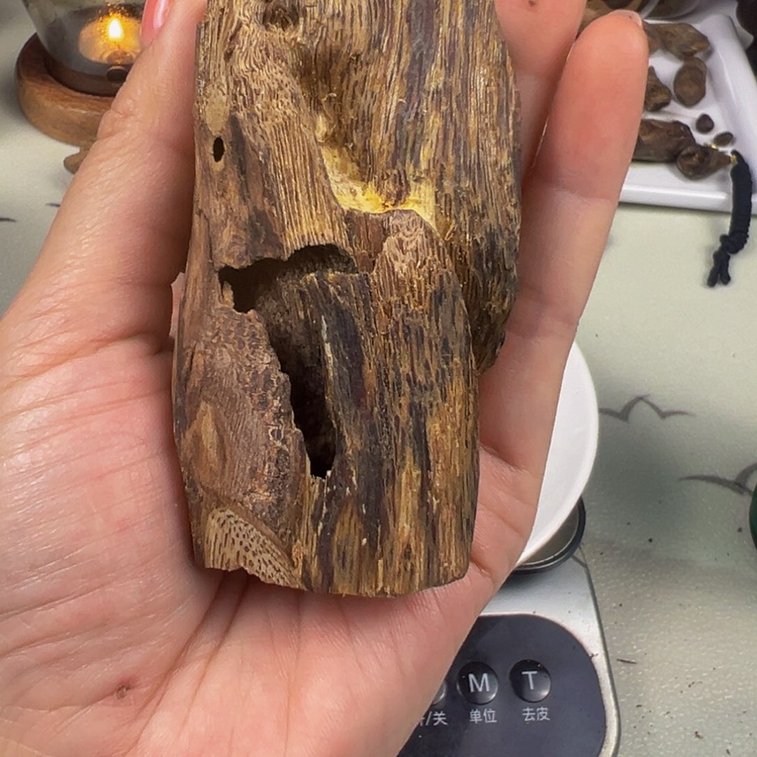 沉香碎屑沉香棋楠天然虫漏24克