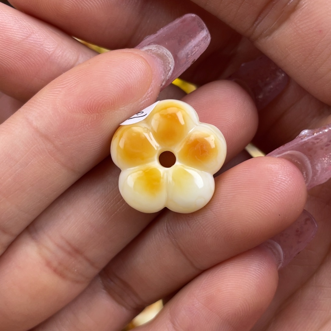 琥珀裸石未镶嵌蜜蜡