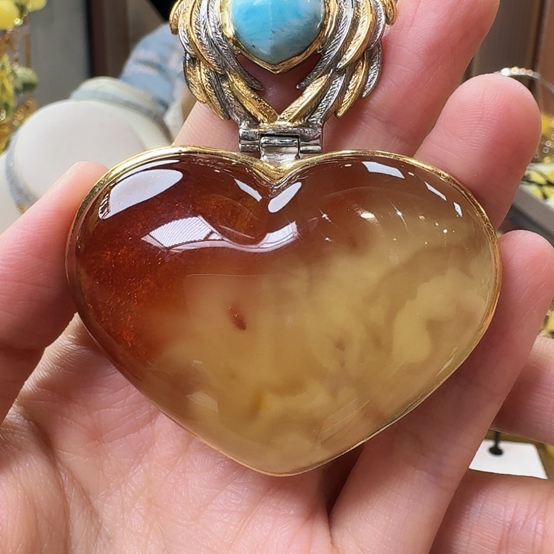 琥珀未镶嵌颈饰吊坠