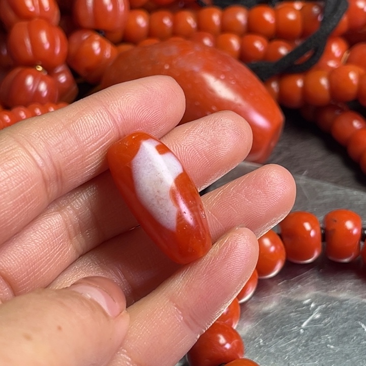 颈饰琉璃罗*伍琉璃……….