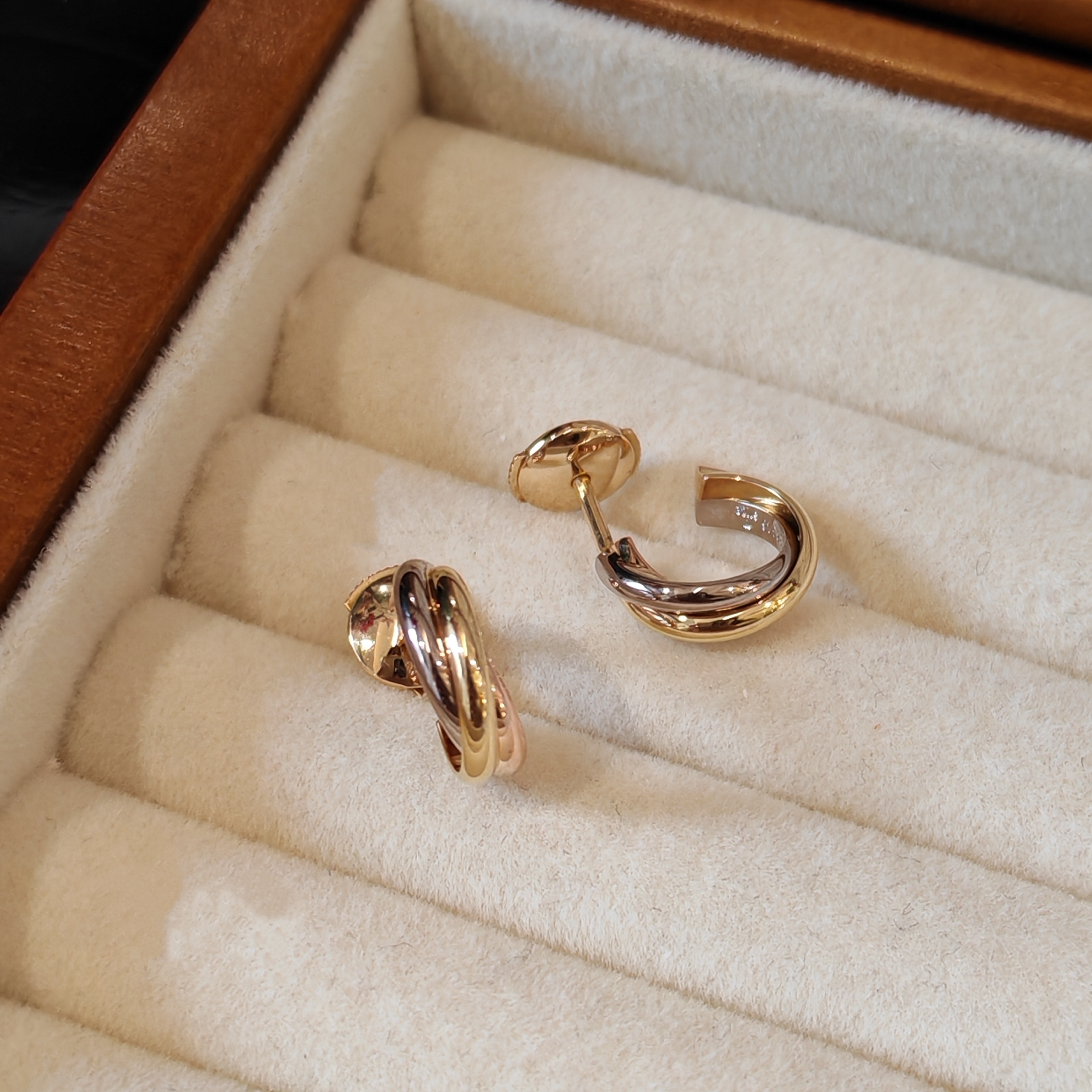 99新 Cartier/卡地亚 卡地亚 三环耳钉/18k金/盒