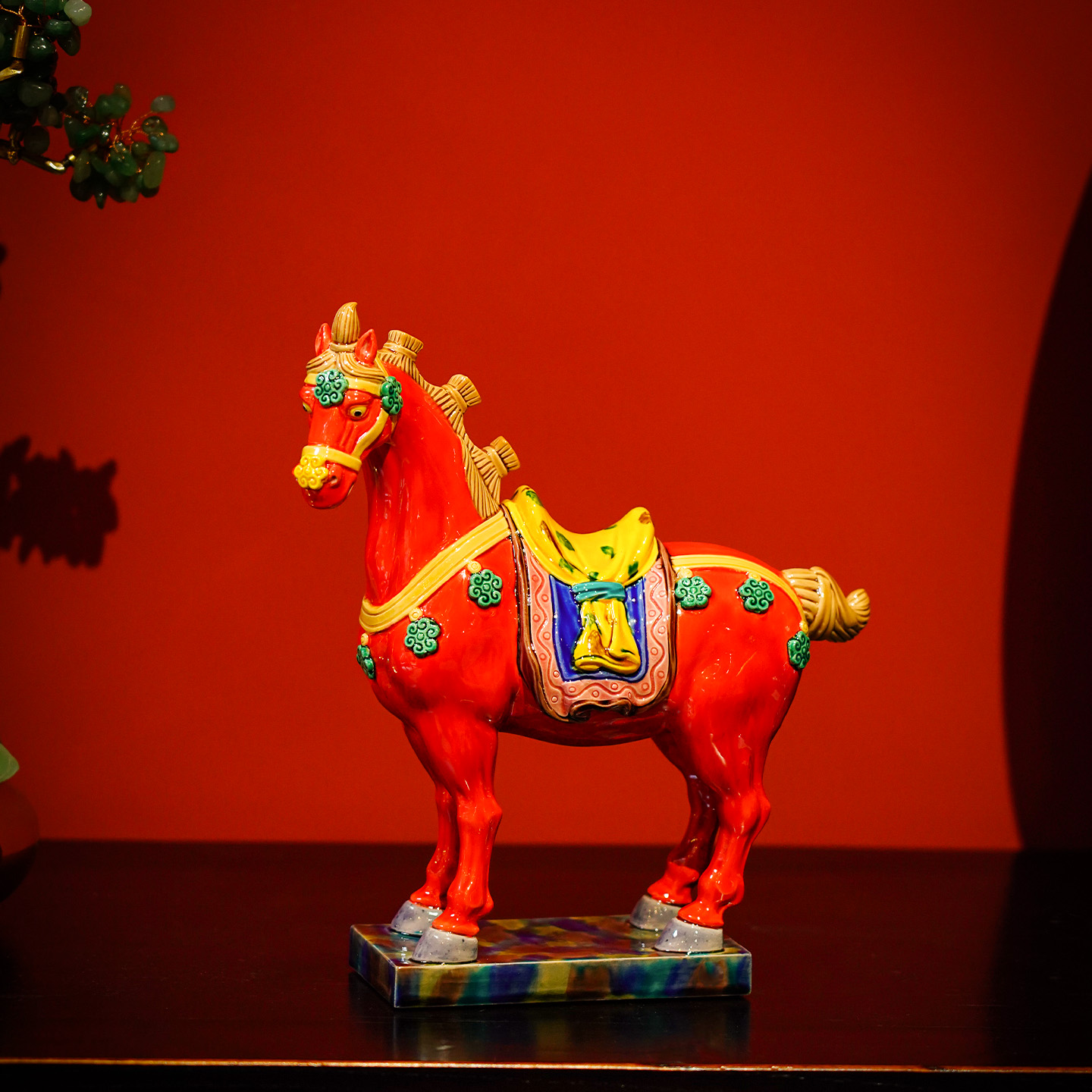 【2026新款】非遗手工彩釉交趾陶陶瓷“小号红宝马”桌面装饰玄关摆件