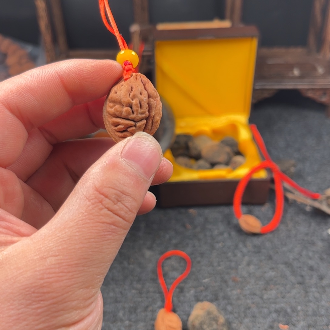 桃核吊坠桃枭手串