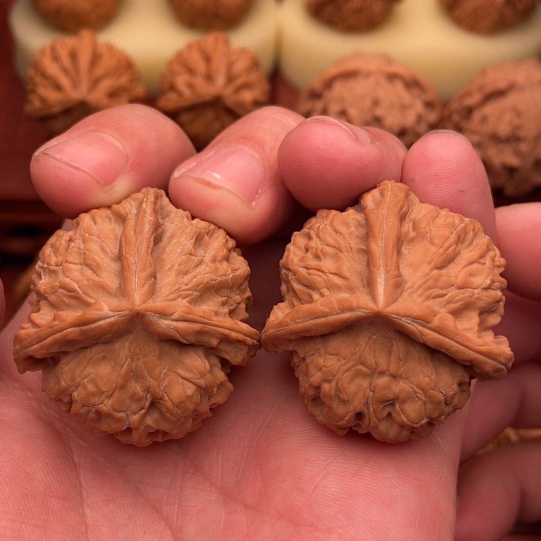 桃核把件野生狮子头大三棱39
