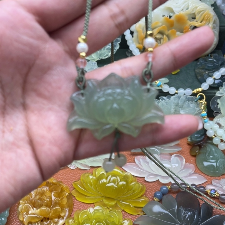未镶嵌蛇纹石玉项链