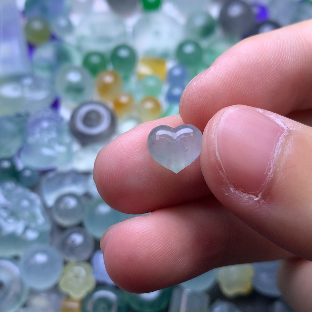 定制翡翠未镶嵌挂件