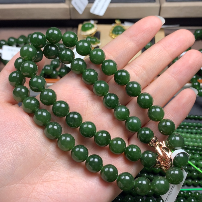 【闪购商品】和田玉（碧玉）颈饰未镶嵌过*卒