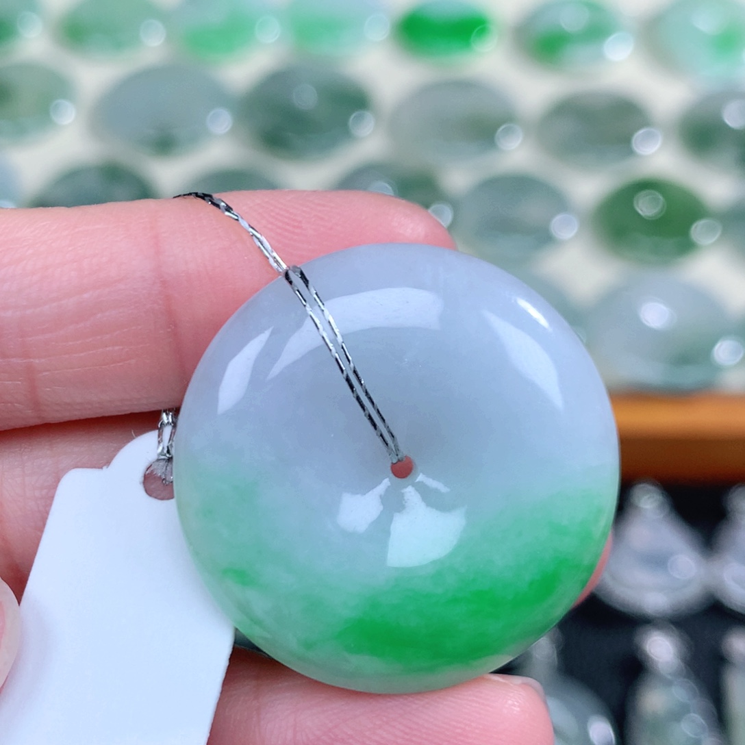 翡翠未镶嵌吊坠(不含链)30.3-6.8