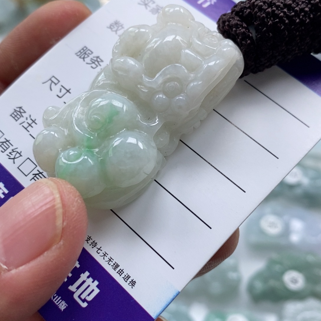 翡翠未镶嵌颈饰多人霸王貔貅