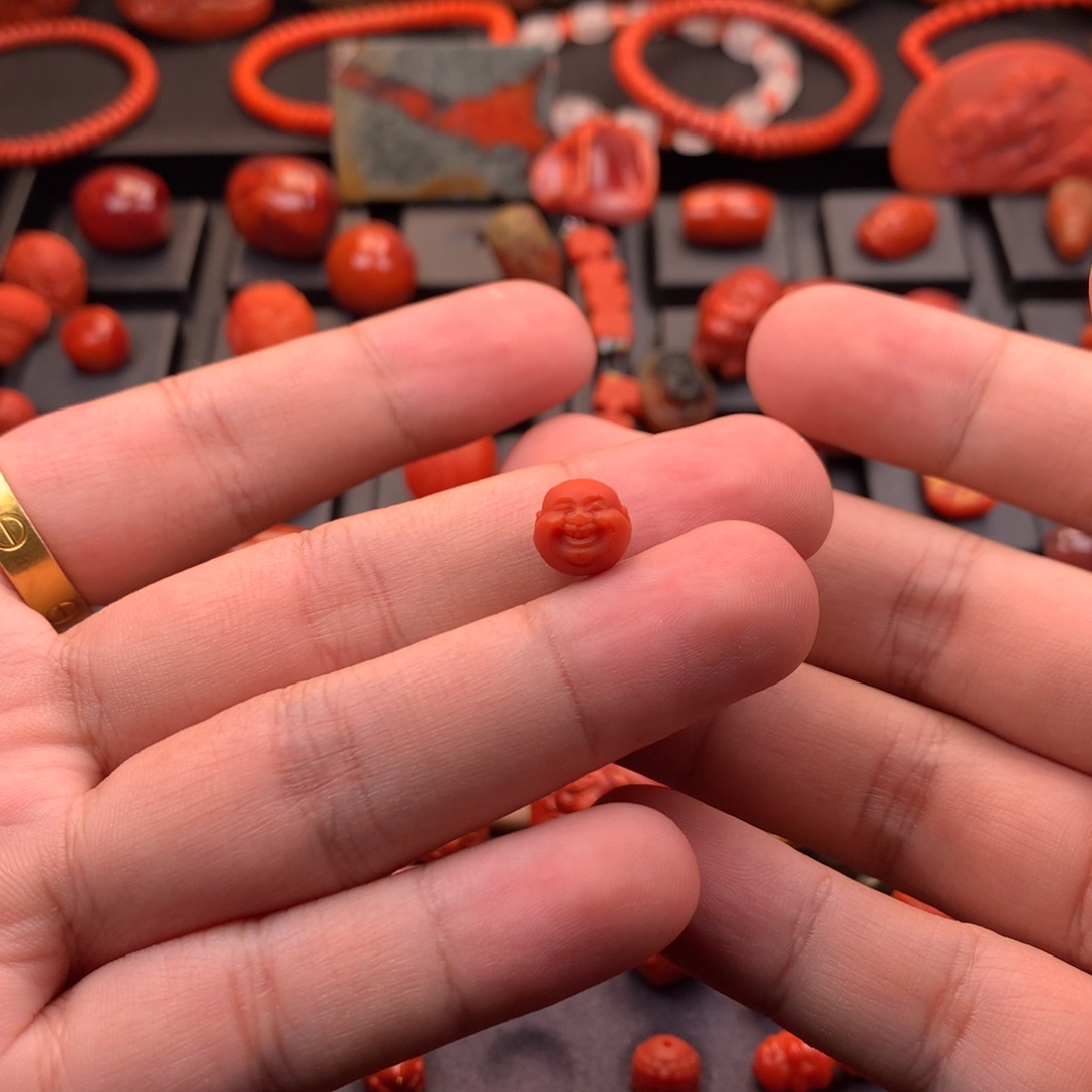 南红玛瑙未镶嵌精工雕刻柿子红弥勒佛配珠9.4mm