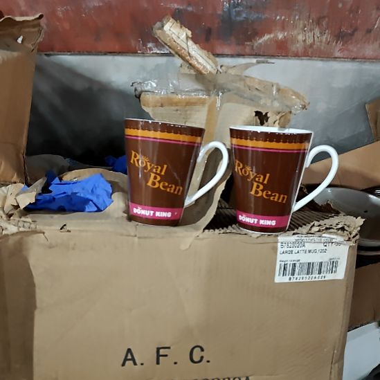 绿泥盘子碗茶壶啥都有