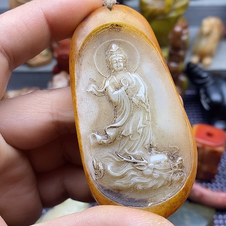 未镶嵌蛇纹石玉颈饰