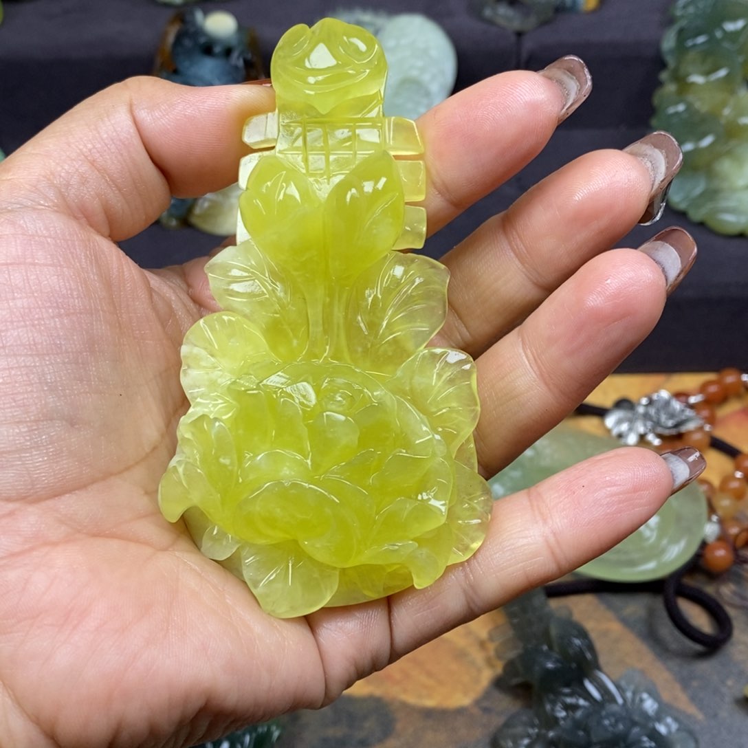 蛇纹石玉颈饰未镶嵌福*宝
