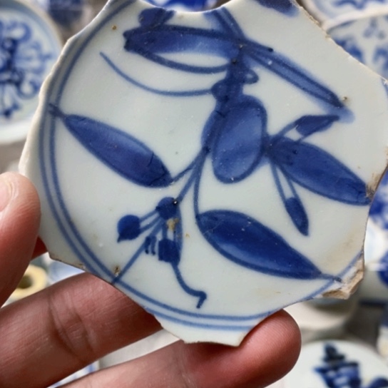 瓷片现代工艺品青花瓷片