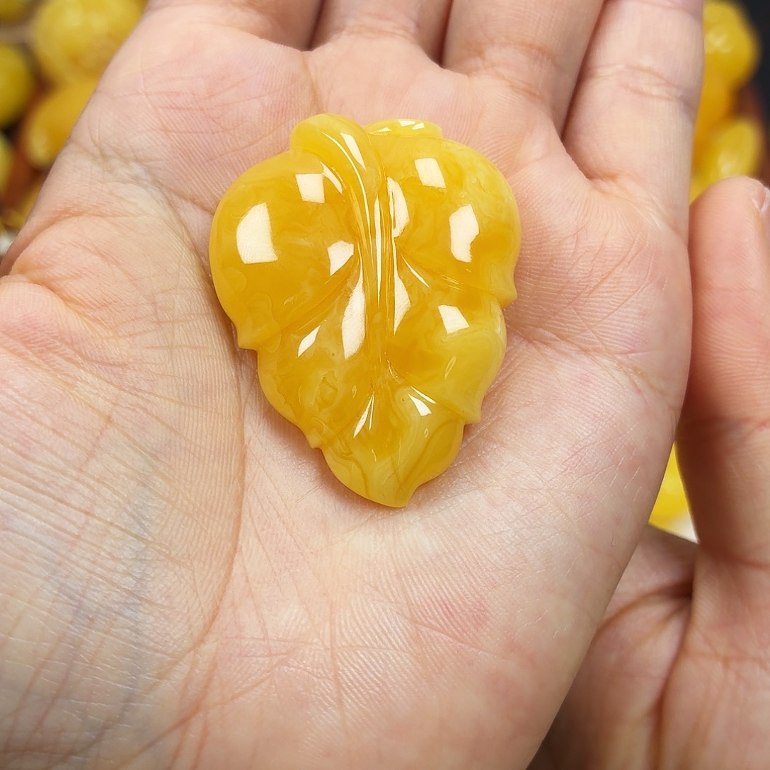 蜜蜡未镶嵌颈饰焦皮满蜡妖花叶子