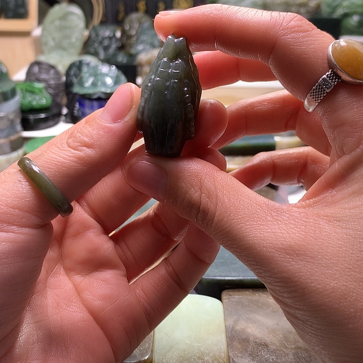 和田玉未镶嵌珠宝半成品