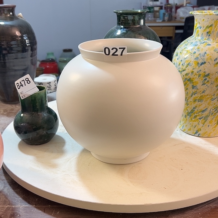 花瓶白泥高23口13。027