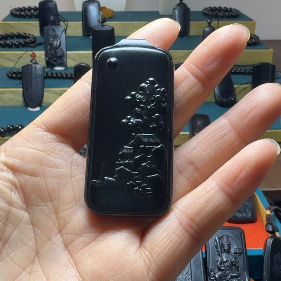 卷***菌和田玉未镶嵌颈饰