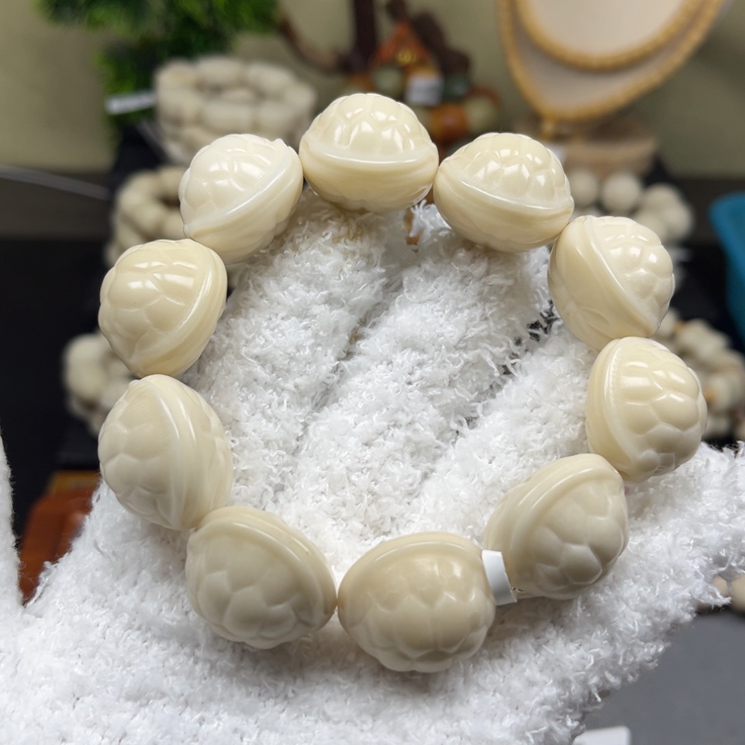 菩提根/象牙果吊坠1.24.1富甲微瑕