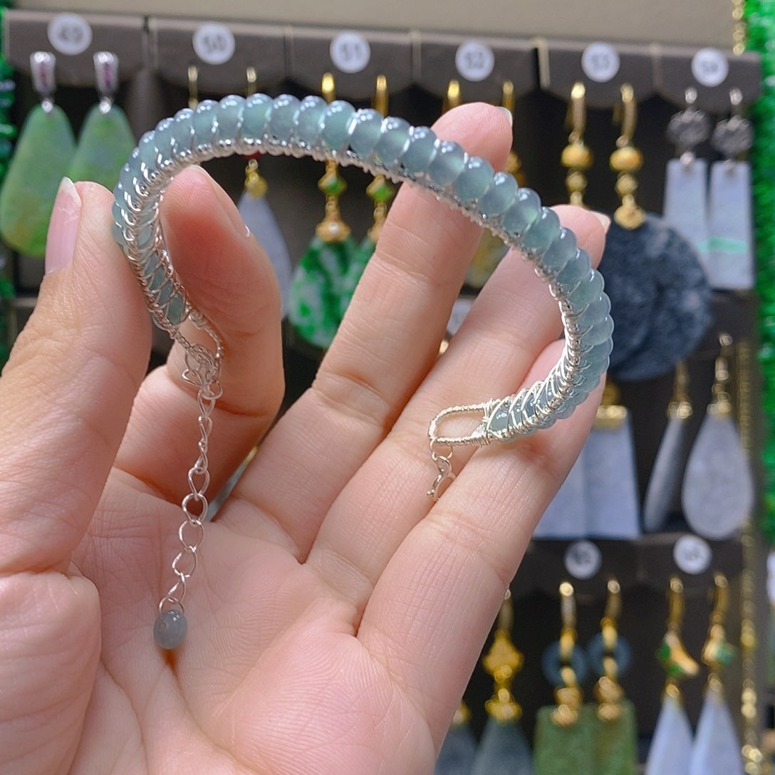 未镶嵌翡翠耳饰翡翠