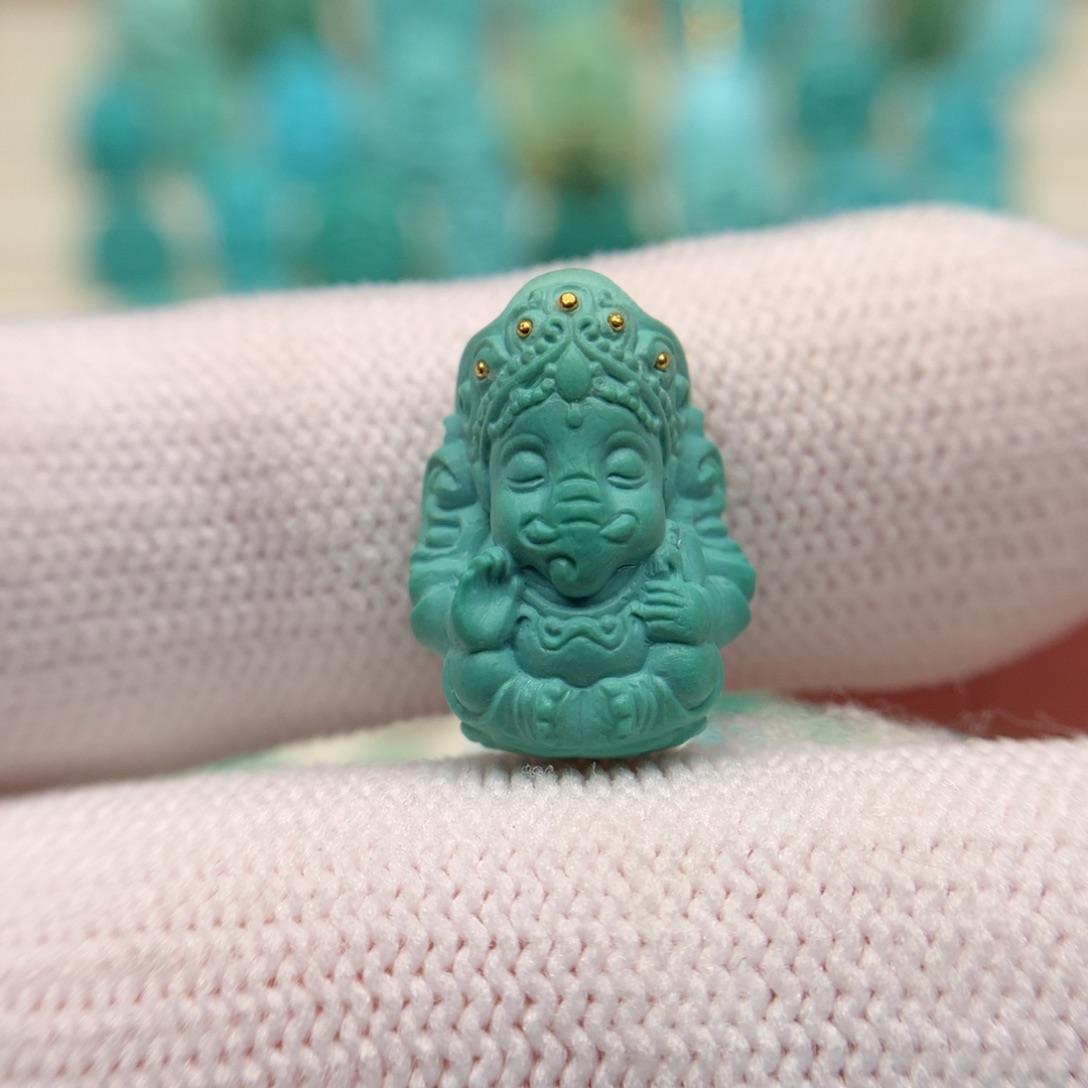 绿松石配饰未镶嵌