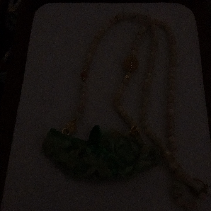 翡翠颈饰未镶嵌吊坠