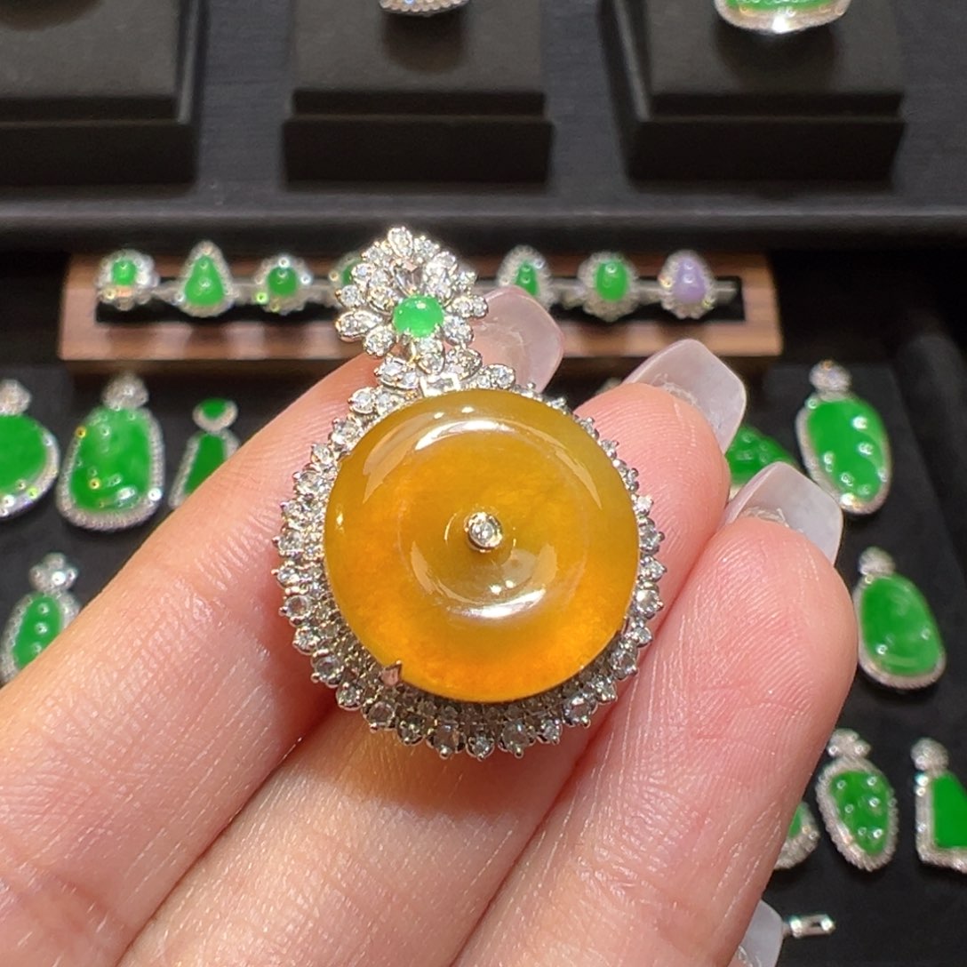 翡翠颈饰18K金镶嵌收到货48小时鉴赏期