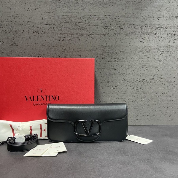 未使用/华伦天奴/市场价25500/包包/250320RN0020