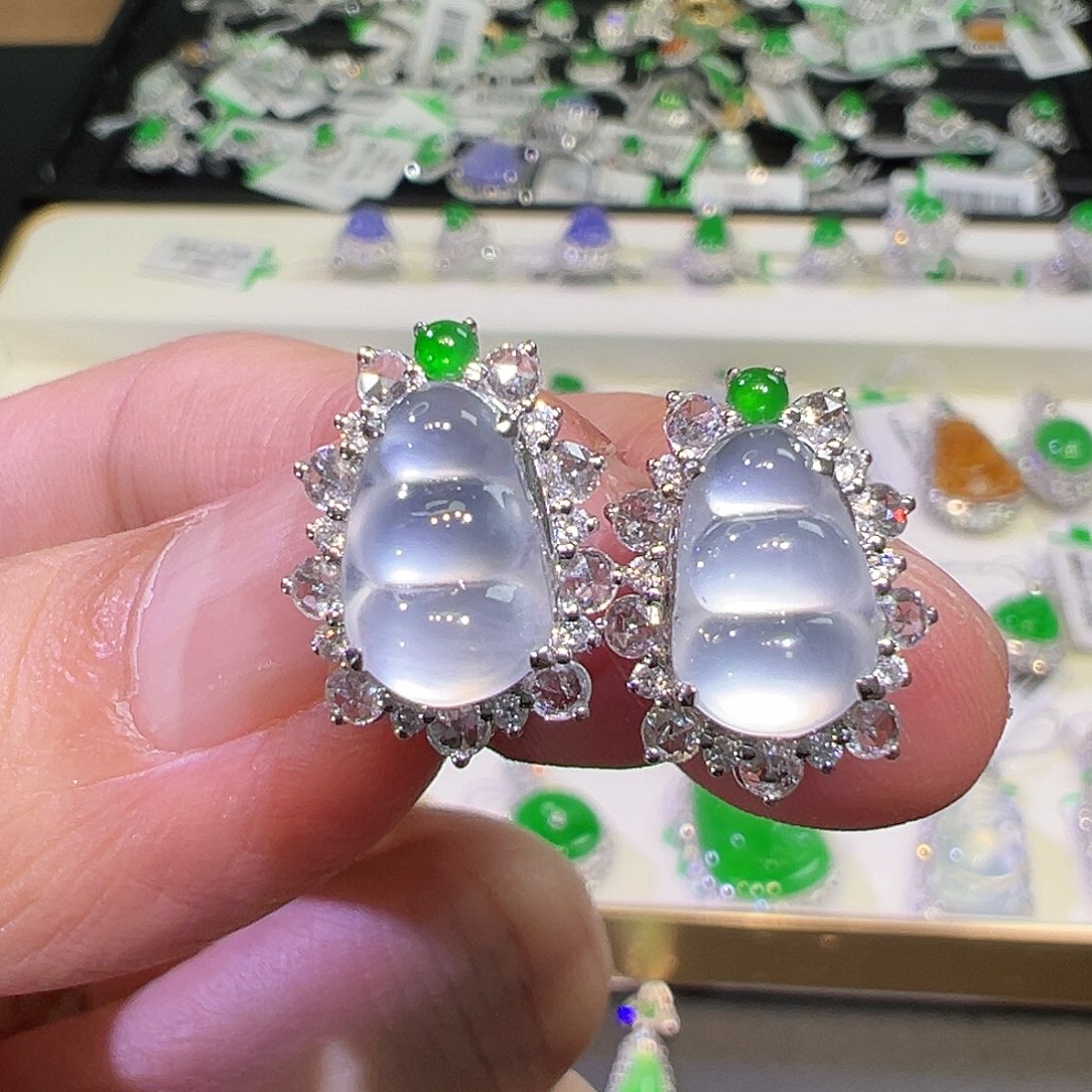 翡翠颈饰18K金镶嵌翡翠