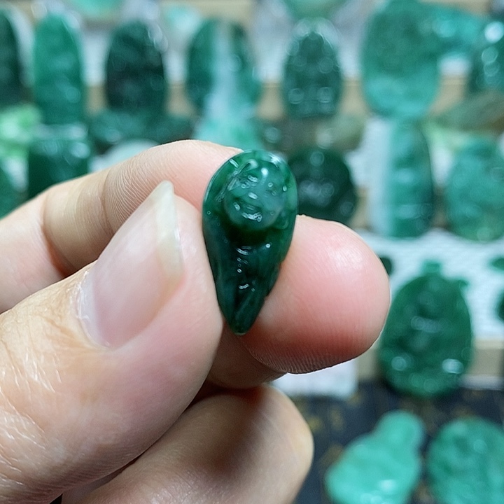 未镶嵌独山玉颈饰