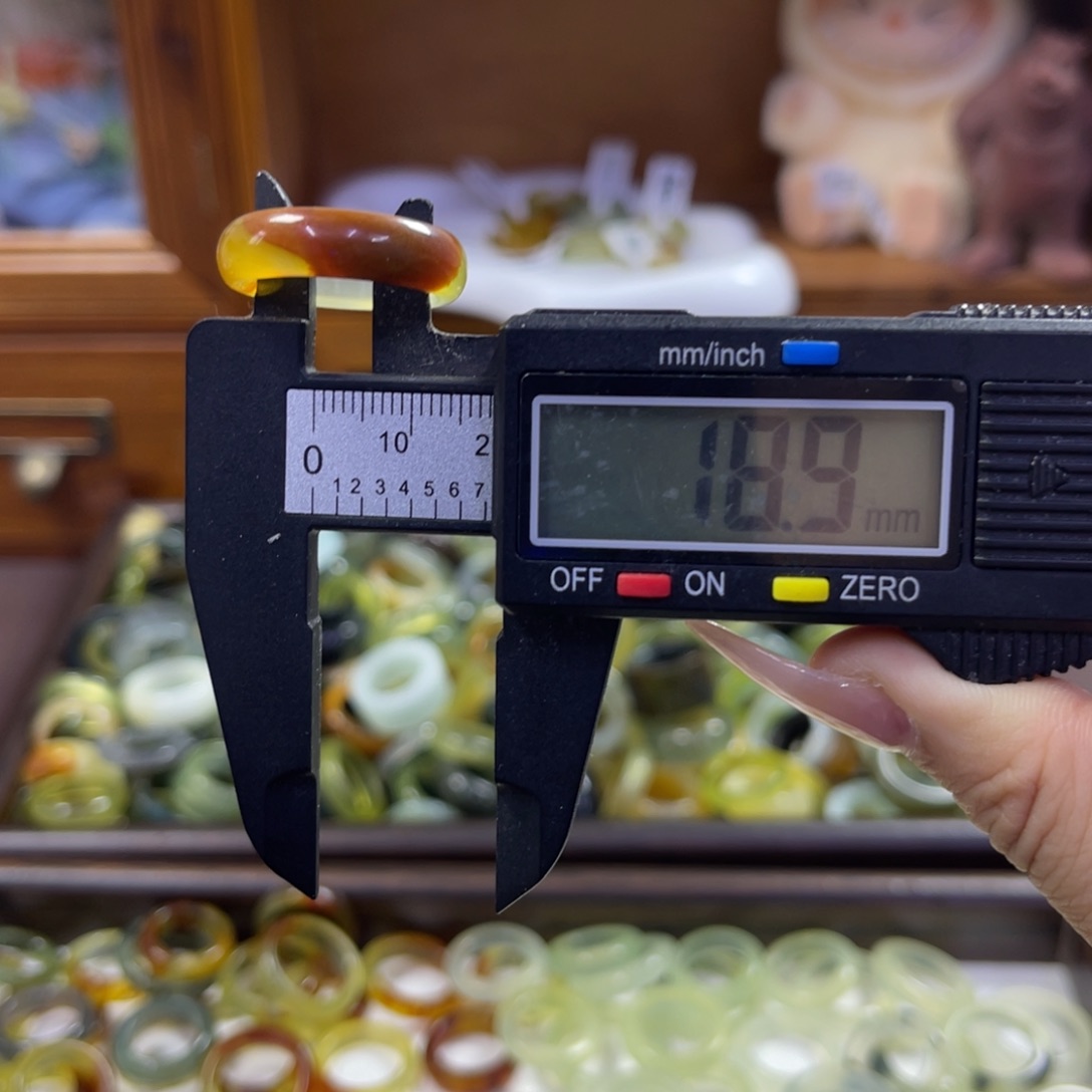 蛇纹石玉未镶嵌手镯31