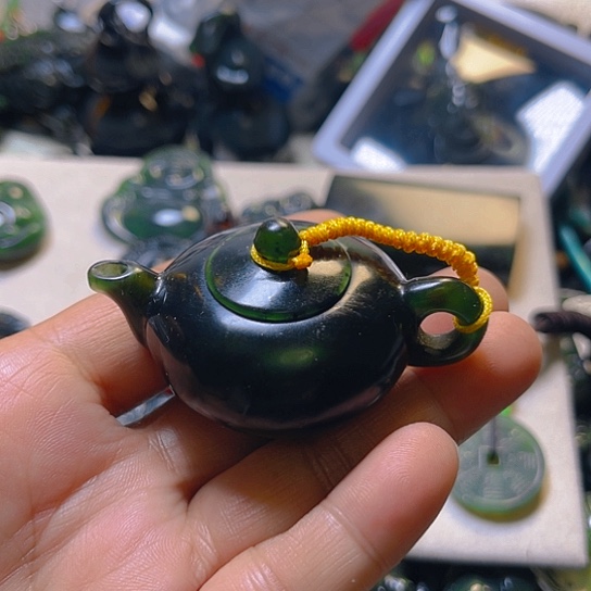 蛇纹石玉颈饰未镶嵌痞*i