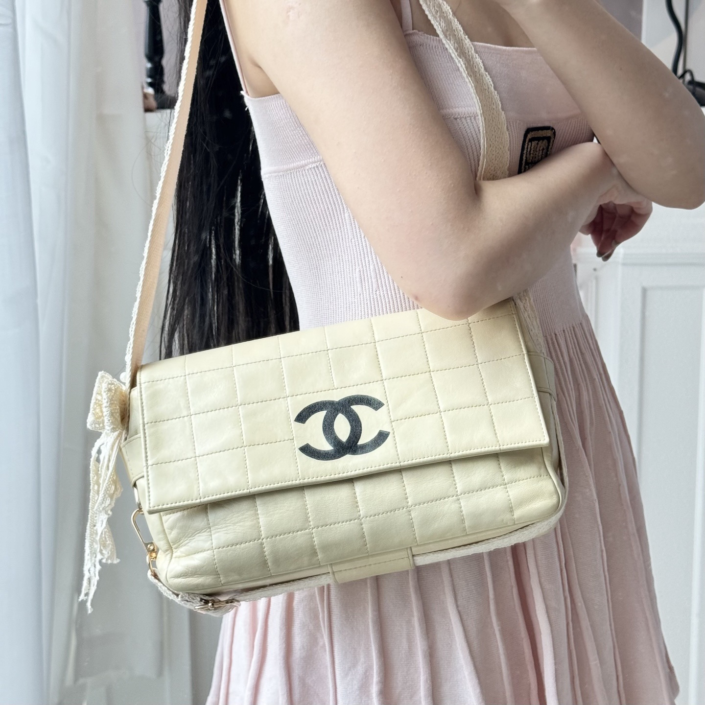95新 Chanel/香奈儿 95新chanel奶油色单肩斜挎包