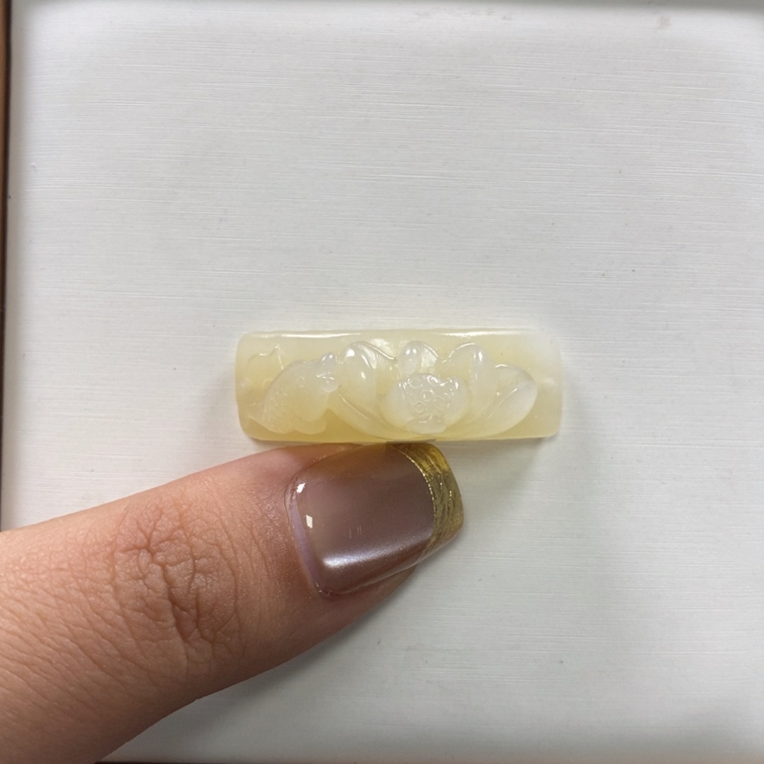 【闪购商品】和田玉吊坠未镶嵌开****果