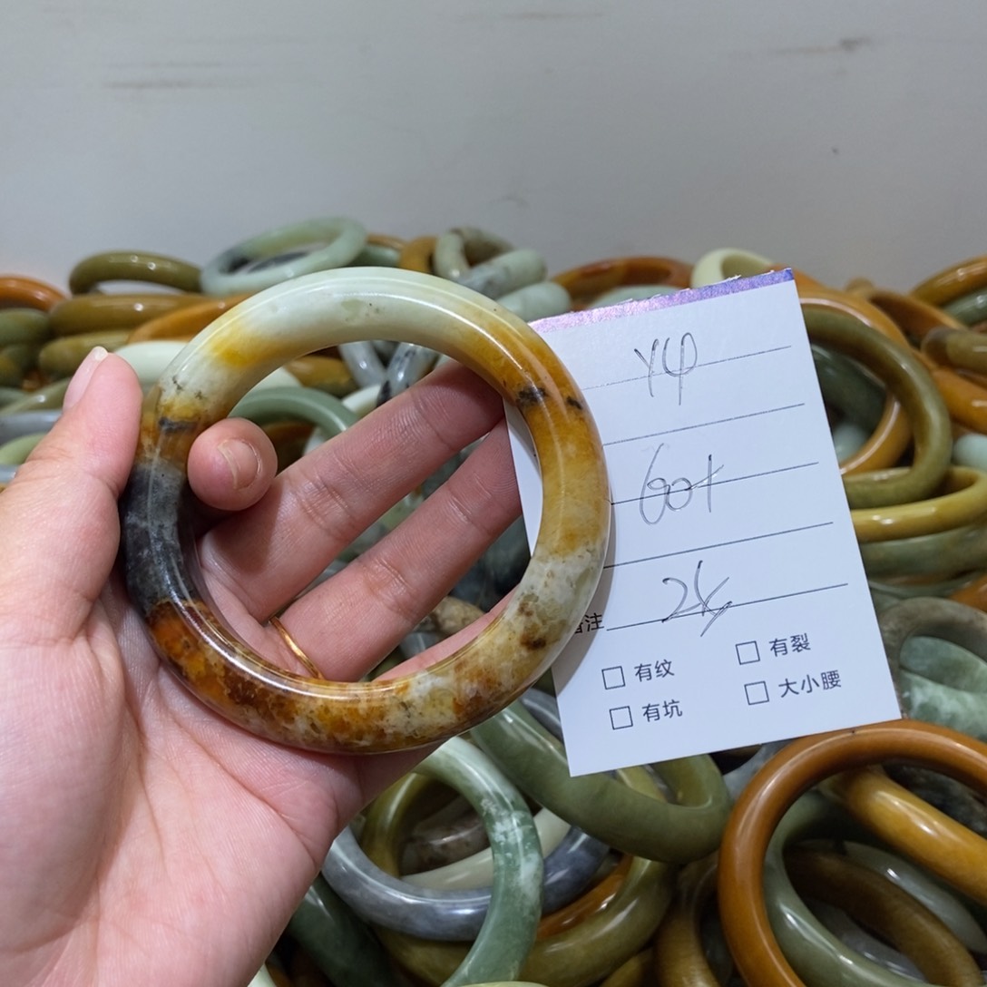 蛇纹石玉未镶嵌手镯小****y