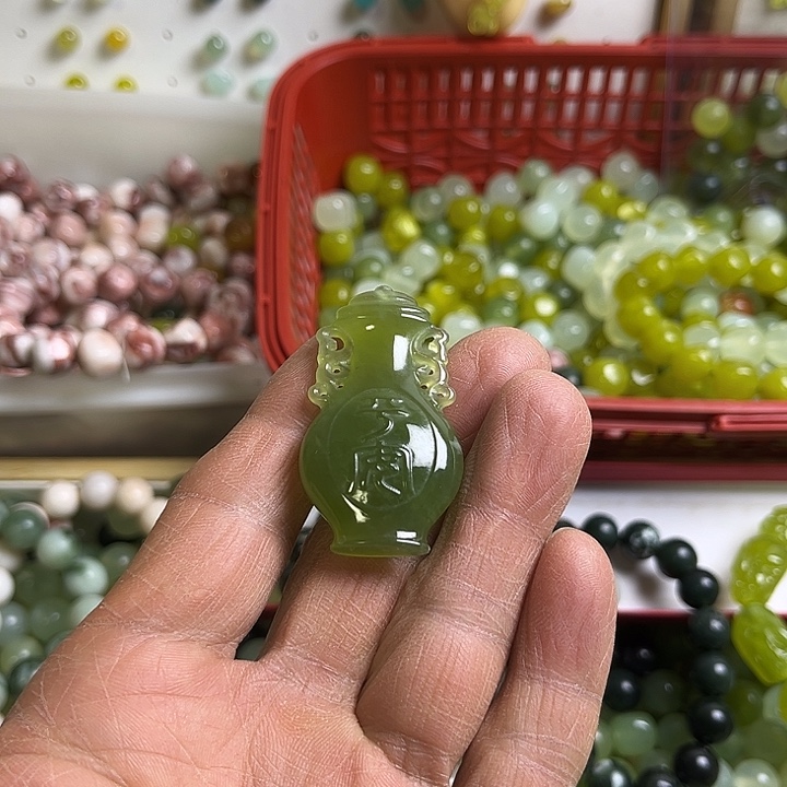 合金蛇纹石玉颈饰