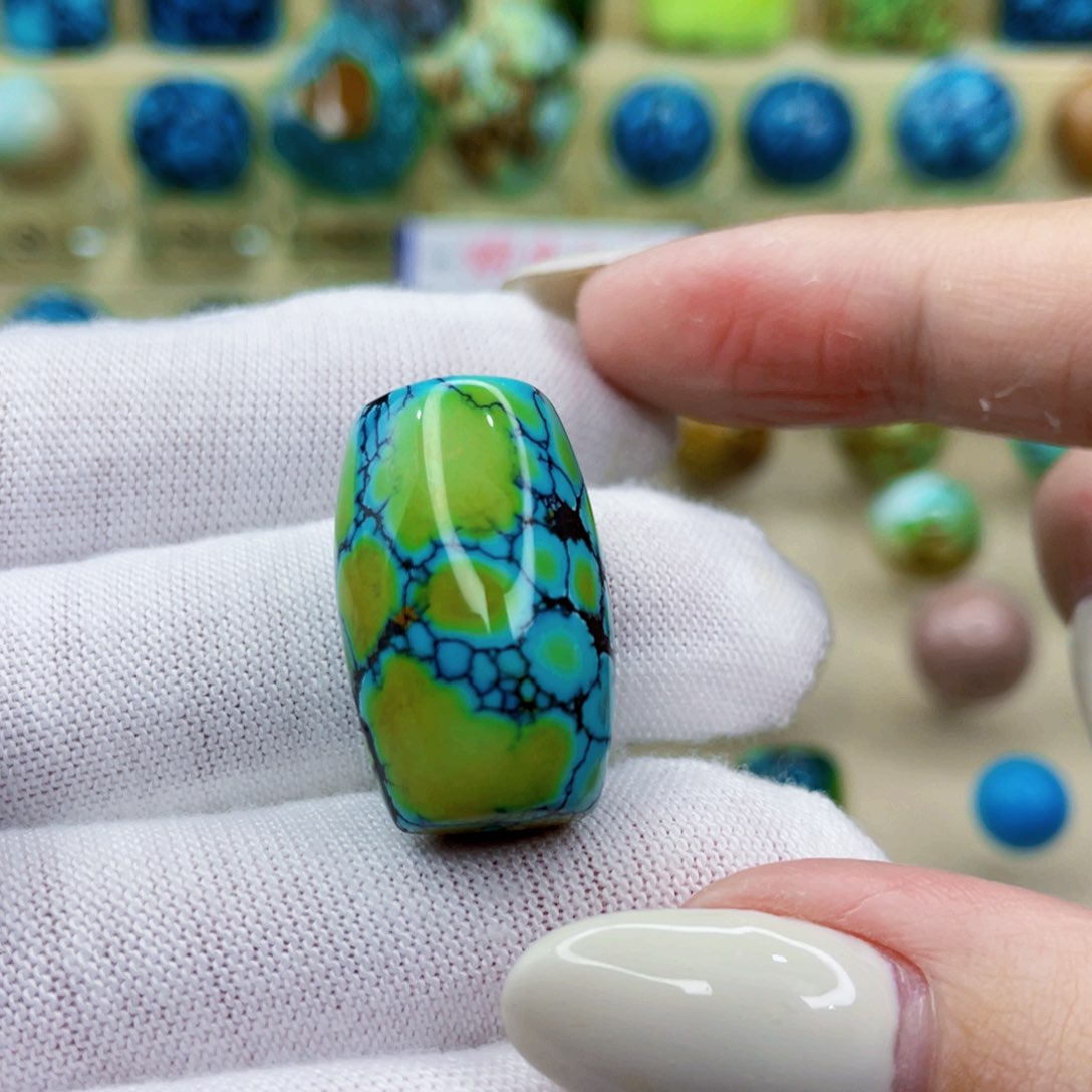 未镶嵌绿松石颈饰