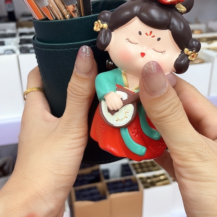瓷片海蓝刷子陶瓷娃娃
