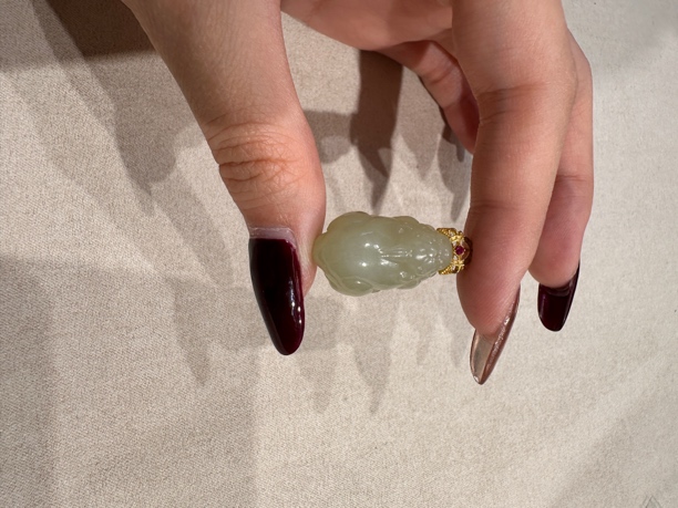 和田玉貔貅吊坠时尚