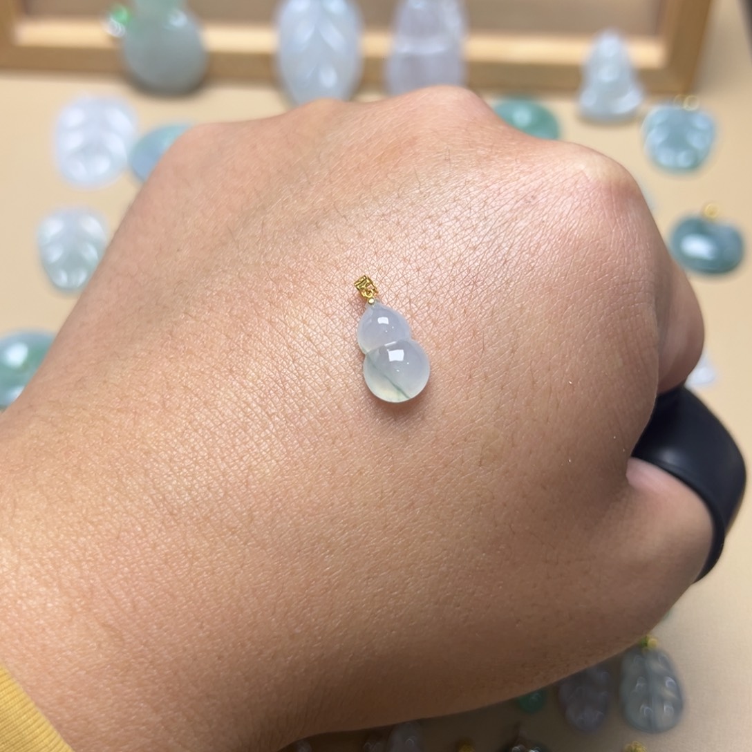 翡翠颈饰18K金镶嵌葫芦