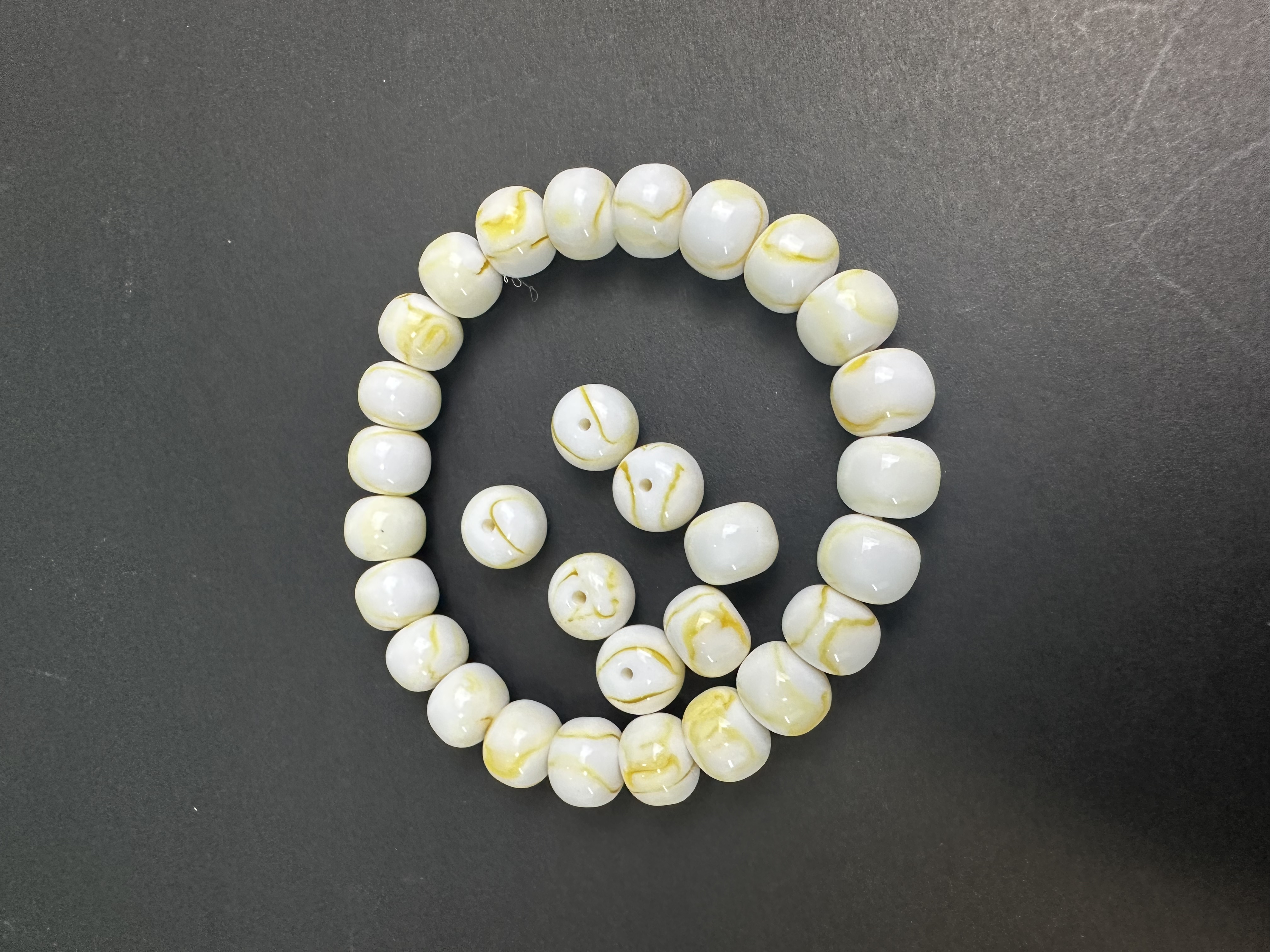 {005}一颗卡十老型，扁珠单珠，拍十颗发一串，到手二十三颗！
