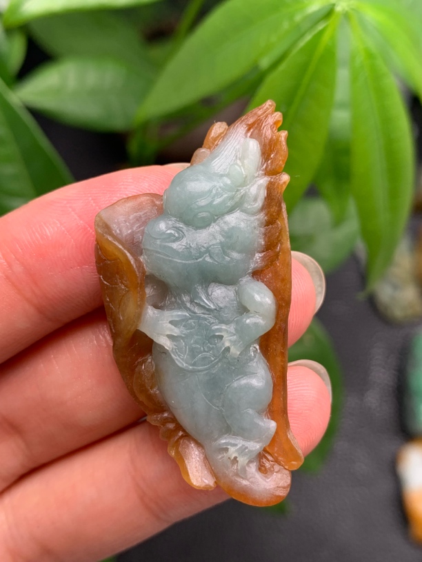 天然缅甸翡翠A货毛货特色龙
