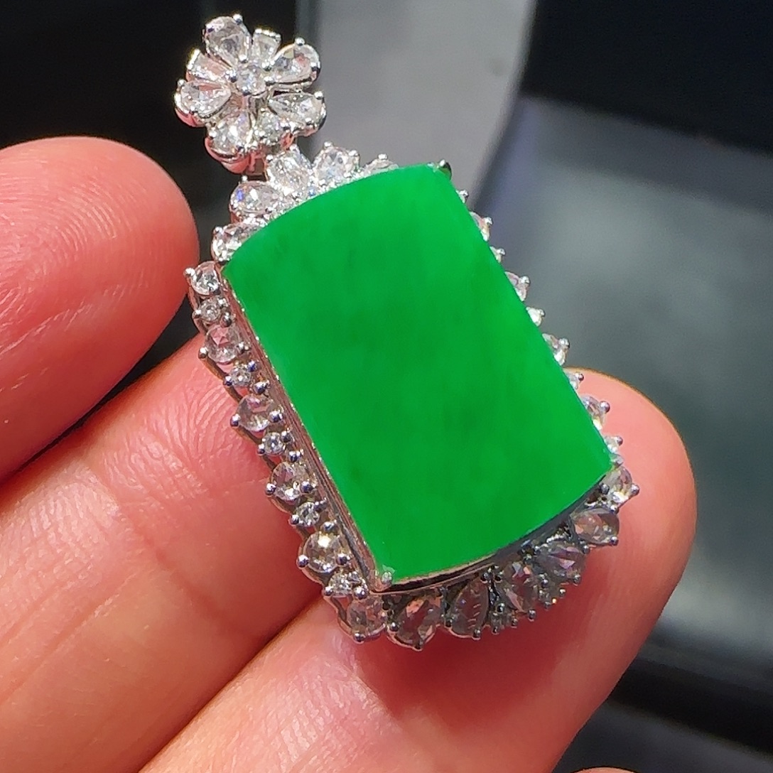 翡翠18K金镶嵌吊坠(不含链)吊坠