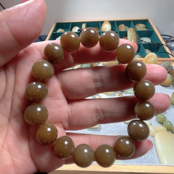 未镶嵌和田玉（糖玉）珠宝半成品
