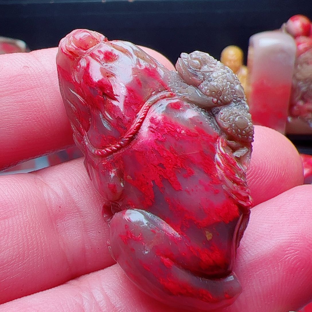 昌化石昌化鸡血石金蟾摆件