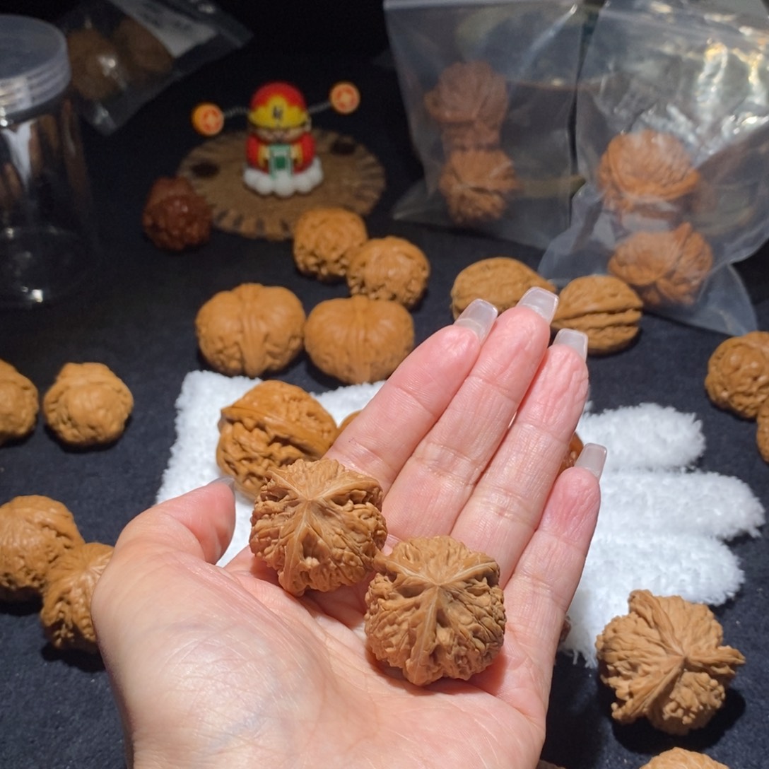 文玩核桃吊坠山*御龙32