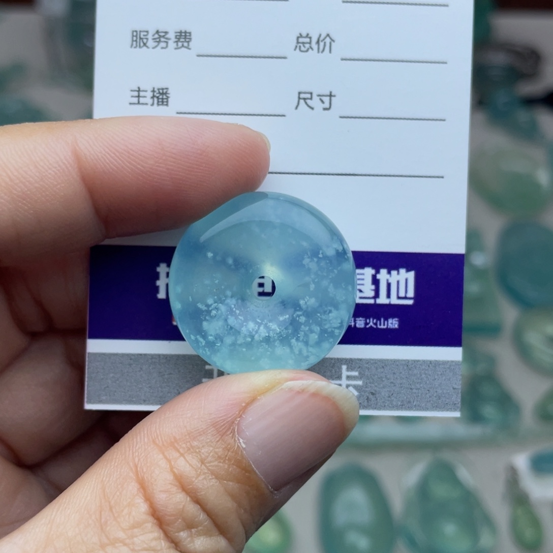 汐***汐蛇纹石玉未镶嵌颈饰