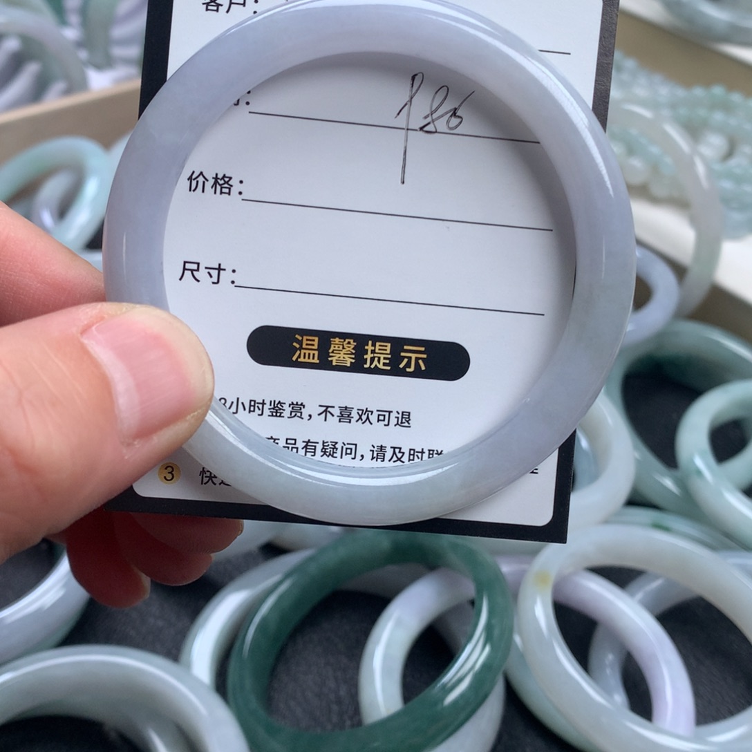 雨***断翡翠未镶嵌手镯成品