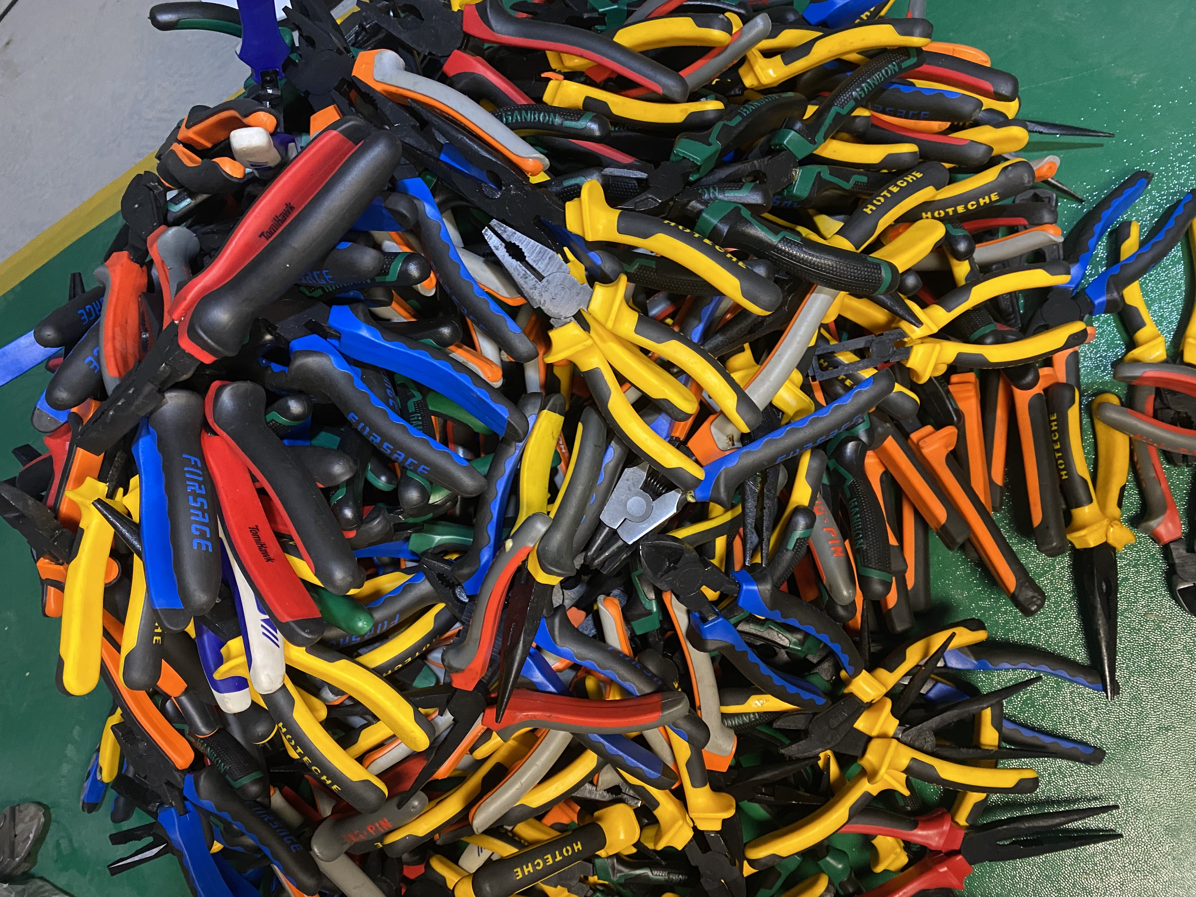 1049号福利单五金工具随机杂货以直播间为准